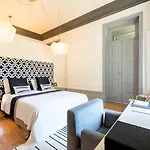 Charm Palace Konukevi 4*