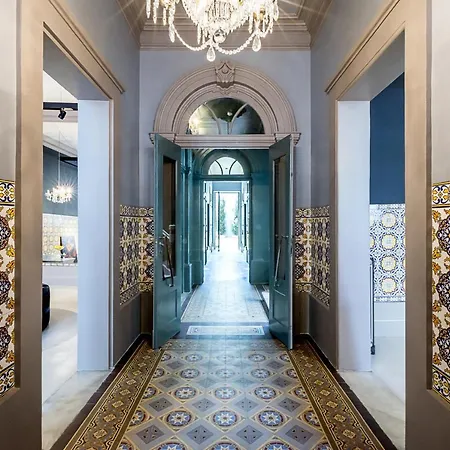 Charm Palace Πανσιόν 4*