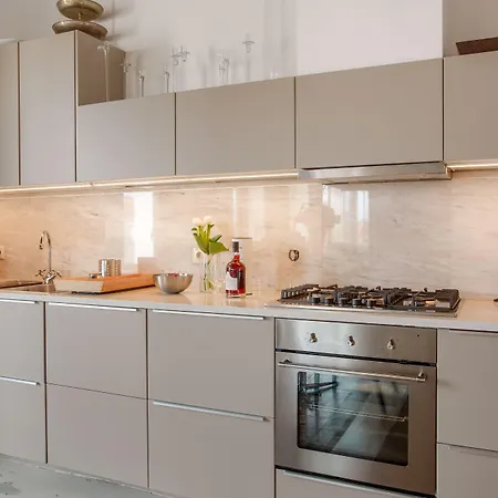 Guest house Charm Palace Porto 4*