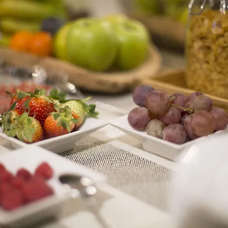 Charm Palace Πανσιόν