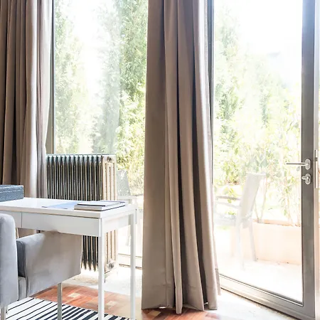 Charm Palace Πανσιόν 4*