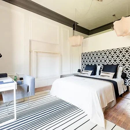 Πανσιόν Charm Palace