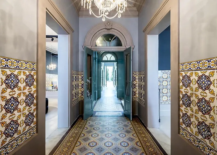 Charm Palace Porto Guest house 4*