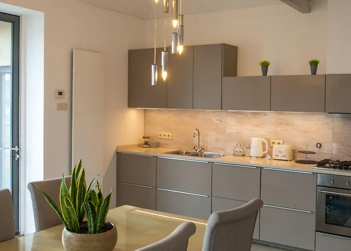 Charm Palace Porto Guest house 4*